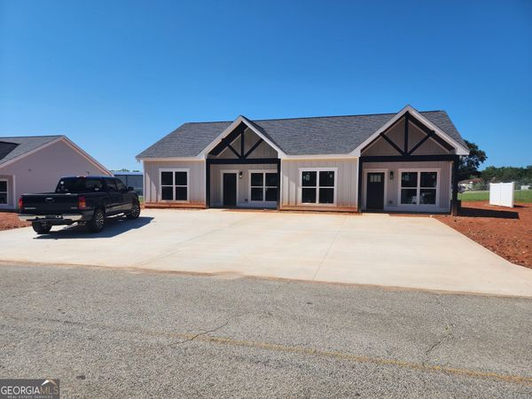 16,18,44,46,66 CLAY ST, Hartwell, GA 30530