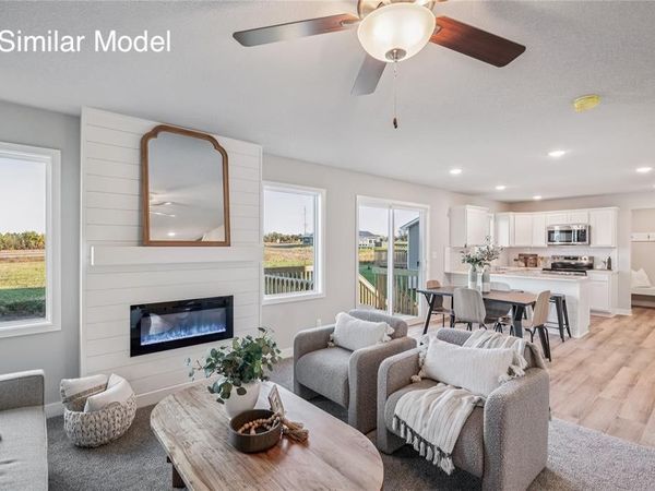 2204 White Oak Lane, Granger, IA 50109