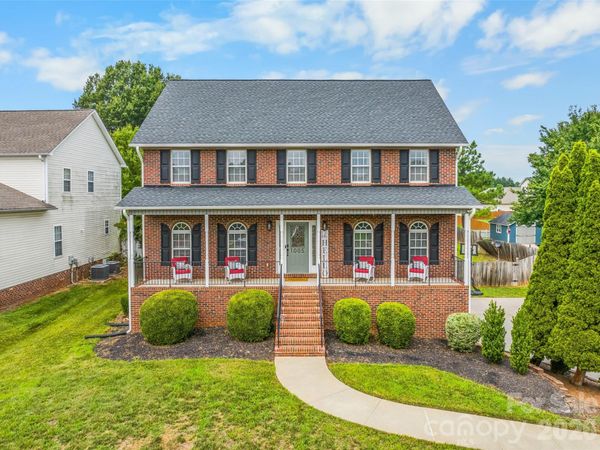 1005 Lisa Run Drive , Kernersville, NC 27284