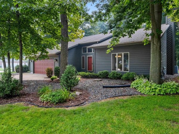 2043 AUTUMN LEAVES CIRCLE, Green Bay, WI 54313