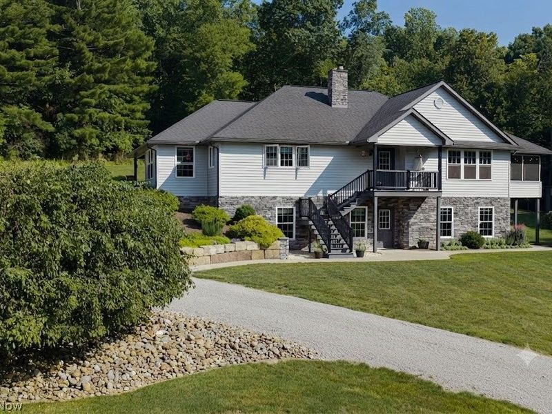 13862 Lawnfield Street SW , Beach City, OH 44608 Photo 2