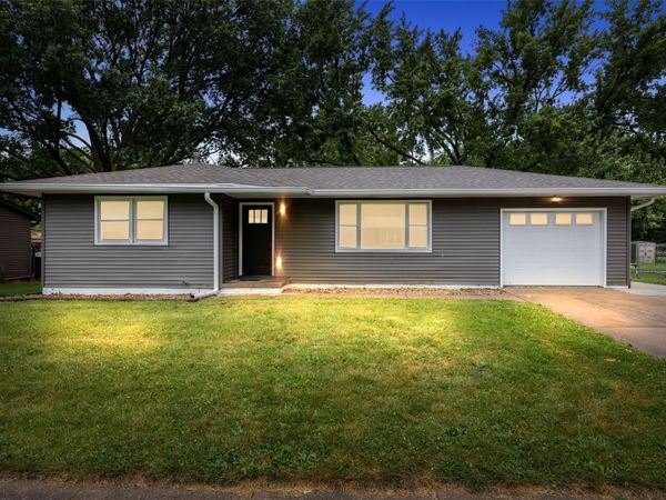1917 California Avenue, Iowa City, IA 52240