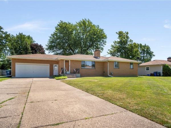 154 Bellingham Drive , Buffalo, NY 14221