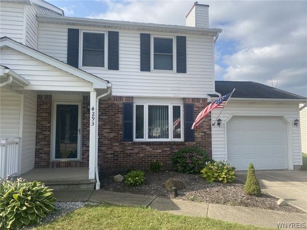 4293 Twilight Lane , Hamburg, NY 14075