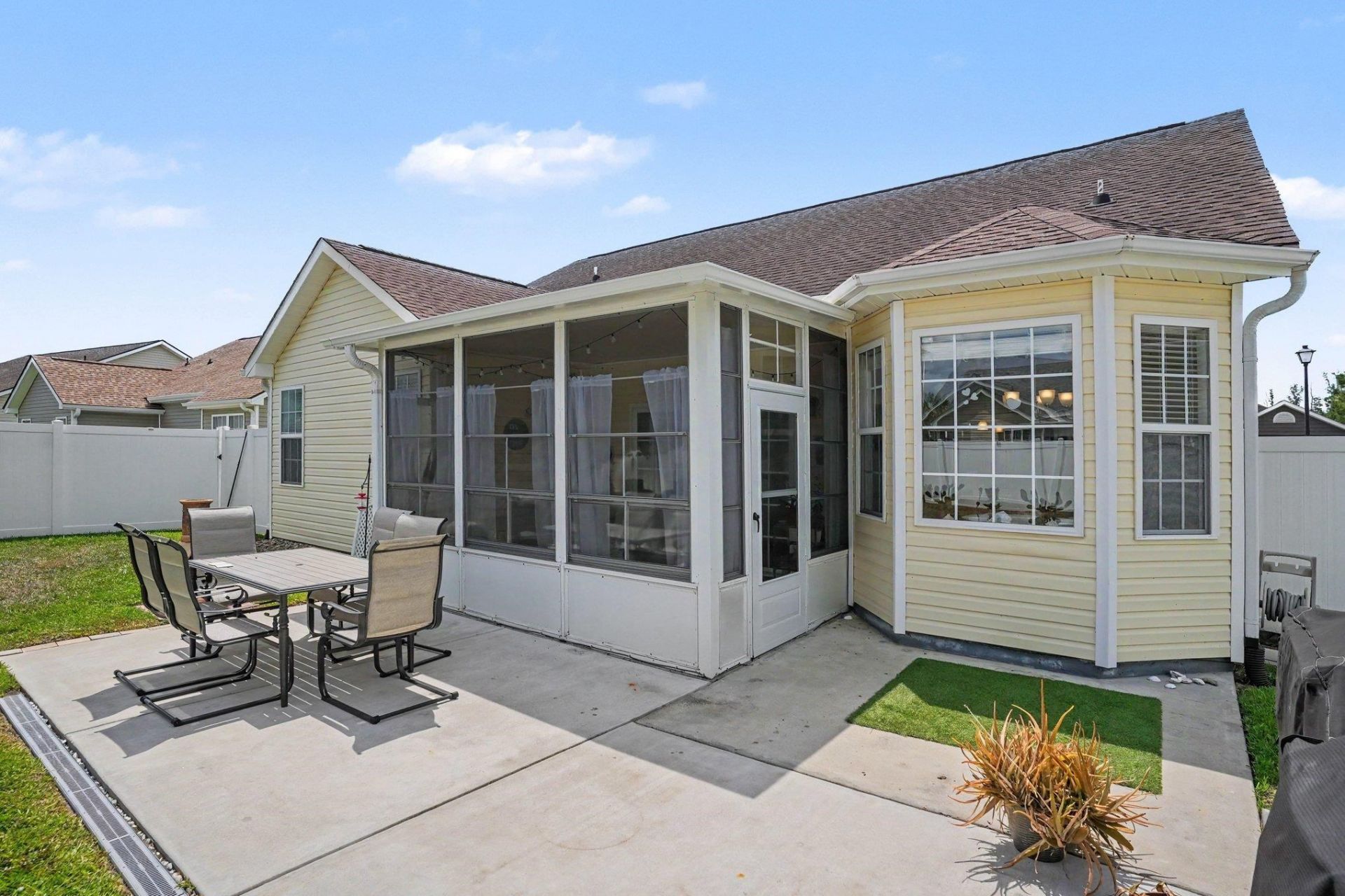 764 Wintercreeper Dr. Photo 27