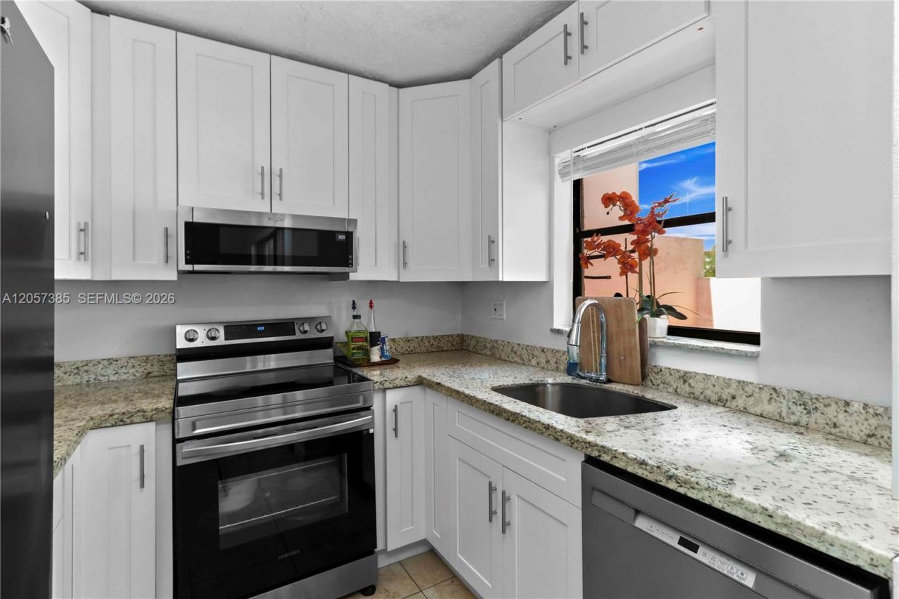 443 NW 97th Pl , Unit 443, Miami, FL 33172 Photo