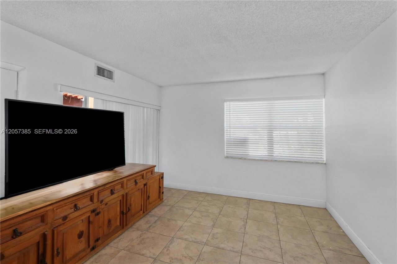 443 NW 97th Pl , Unit 443, Miami, FL 33172 Photo