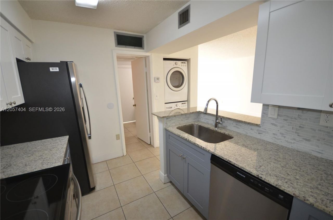 15201 SW 80th St, Unit 207, Miami, FL 33193 Photo