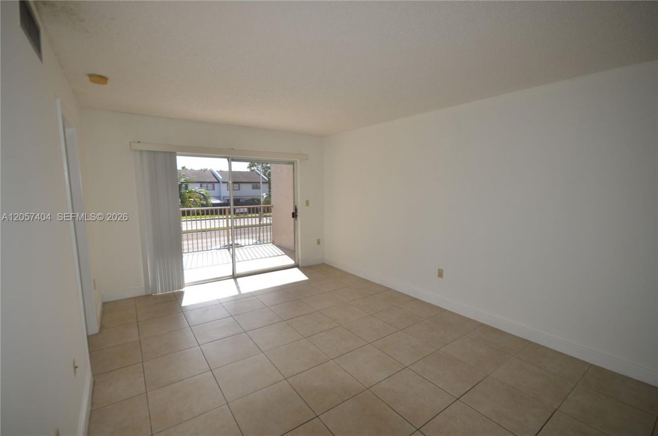 15201 SW 80th St, Unit 207, Miami, FL 33193 Photo