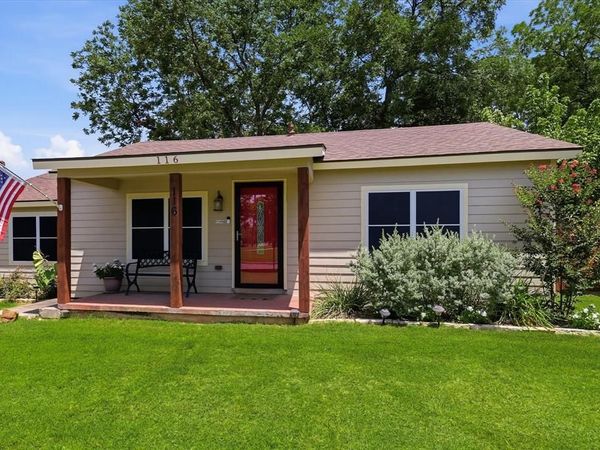 116 Pecan Street , Whitesboro, TX 76273