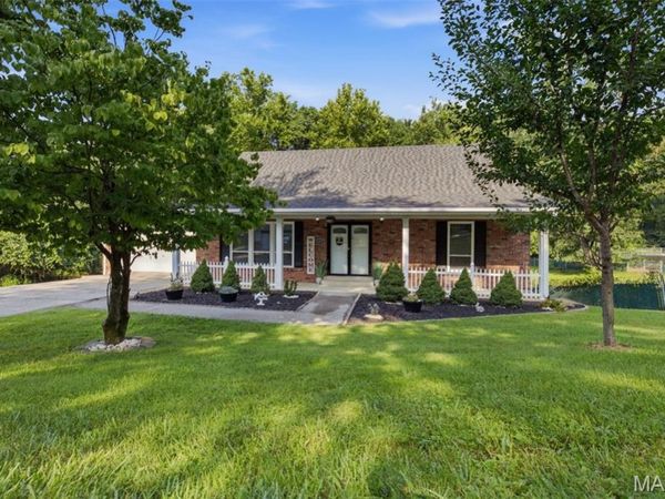 2855 Tommy Drive, Arnold, MO 63010