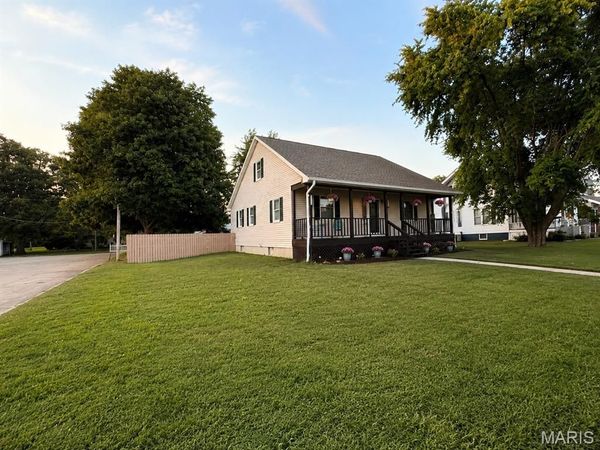 105 E Elm Street, Gillespie, IL 62033
