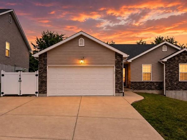 1387 Durham Drive, Herculaneum, MO 63048