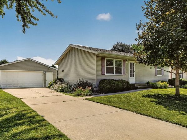 792 41st Avenue NW, Rochester, MN 55901