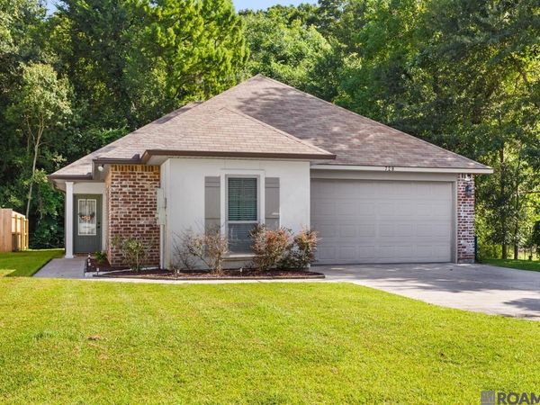728 Pine Hollow Dr, Gonzales, LA 70737