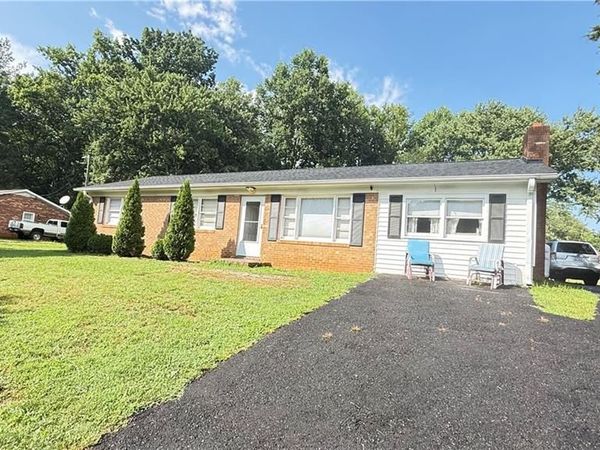 110 Sarah Street , Mount Airy, NC 27030