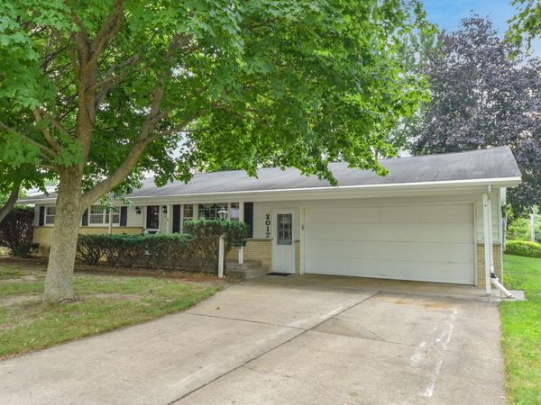 2017 Chestnut St, West Bend, WI 53095