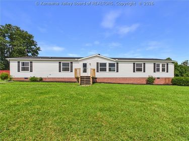 262 Highland Drive, Milton, WV 25541