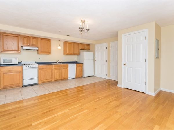 10 Middle Street Ct, Unit 7, Waltham, MA 02451