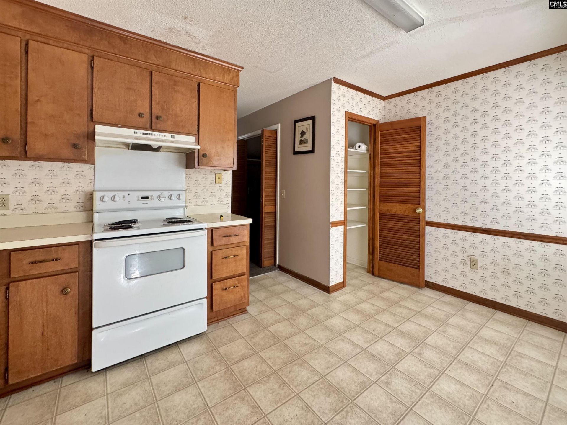 1626 Baugh  Photo 4