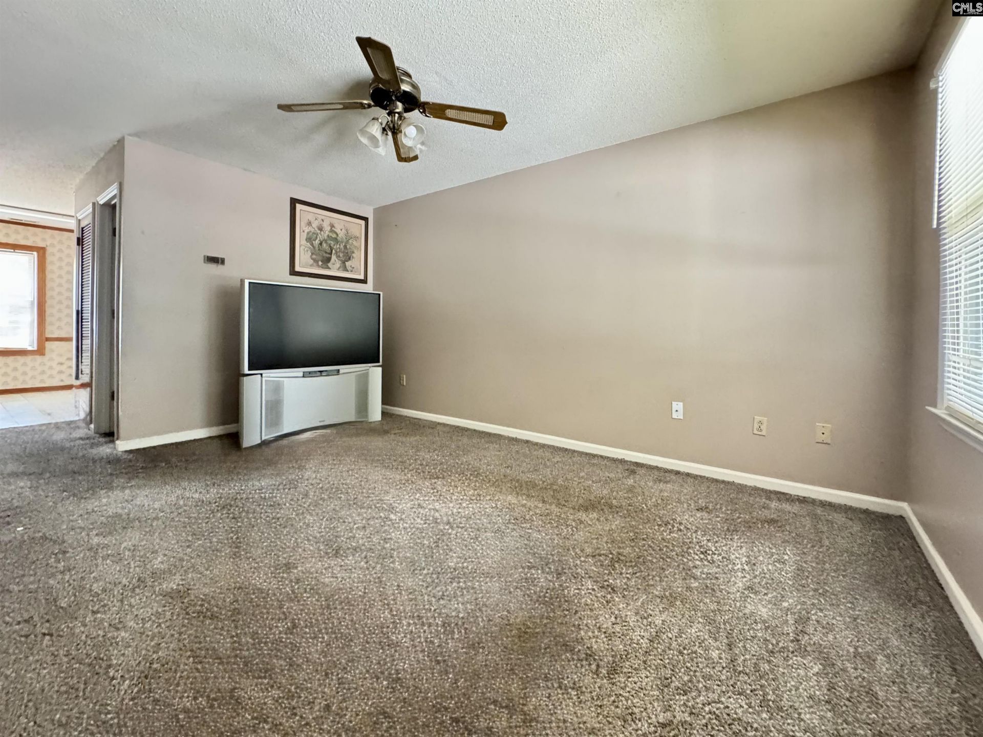 1626 Baugh  Photo 6