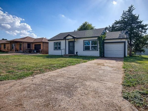 1114 S 11th Street, Kingfisher, OK 73750