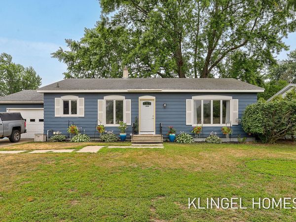 1144 Oakes Avenue, Grand Haven, MI 49417