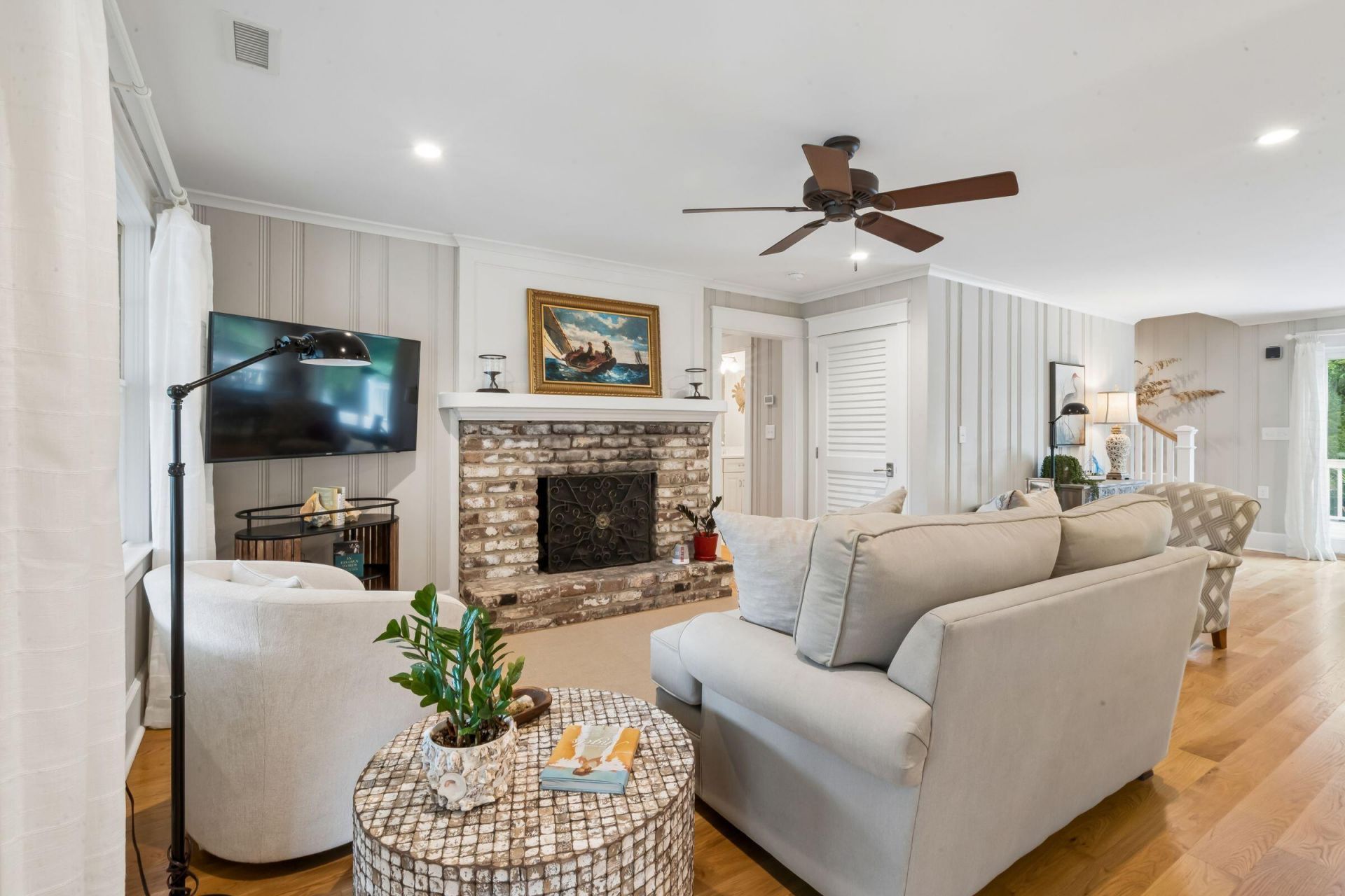10 Eugenia Avenue Photo 5