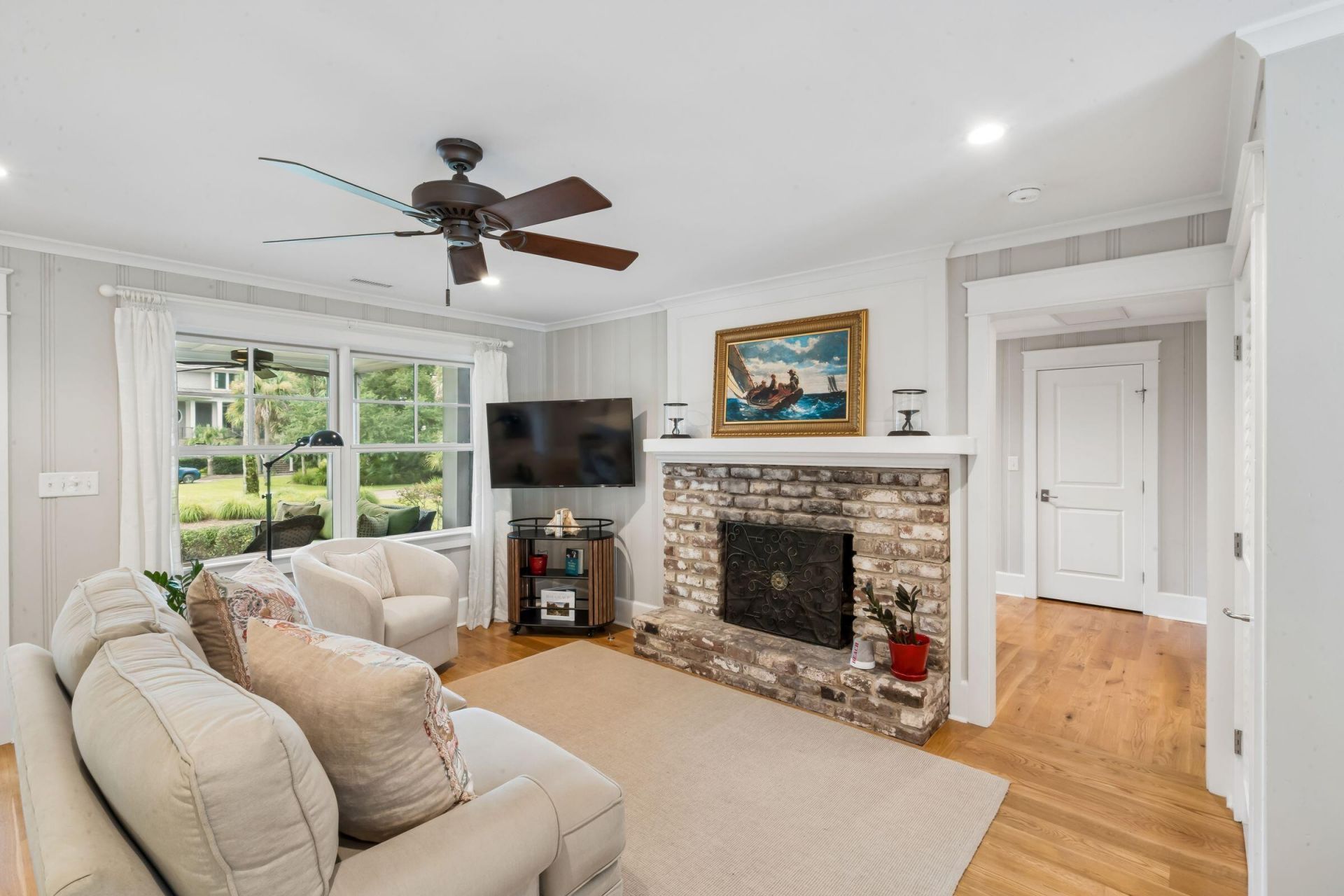 10 Eugenia Avenue Photo 6