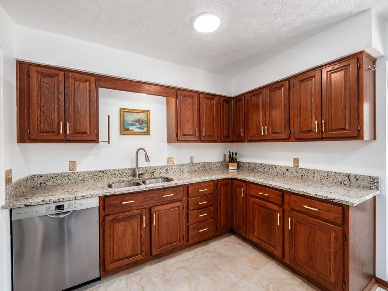 27 E South Street, Worthington, OH 43085 Photo 13