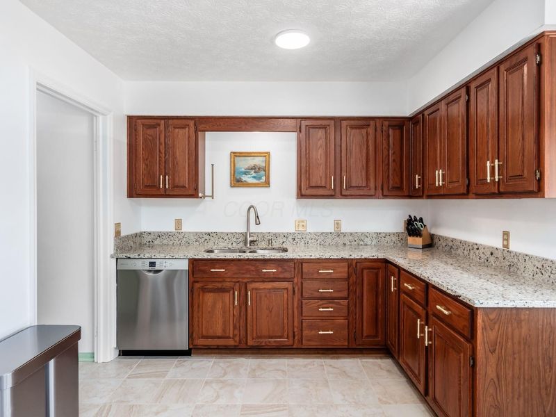 27 E South Street, Worthington, OH 43085 Photo 14