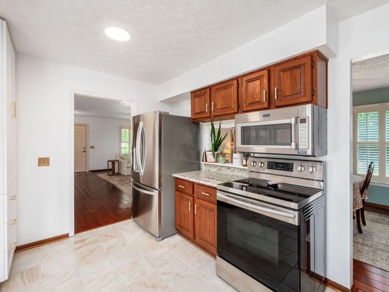 27 E South Street, Worthington, OH 43085 Photo 17