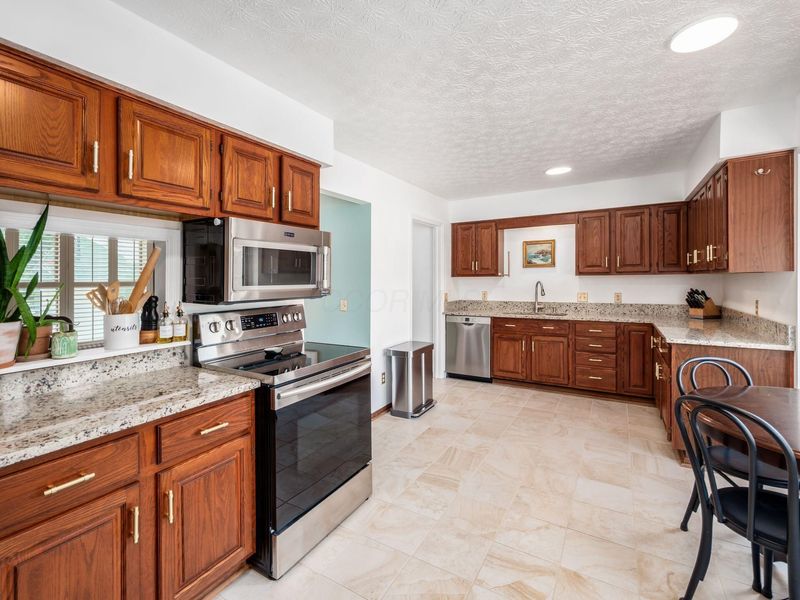 27 E South Street, Worthington, OH 43085 Photo 18