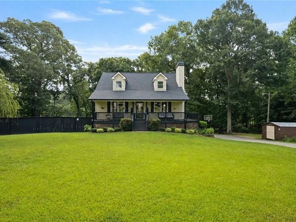218 Johnson Drive , Braselton, GA 30517