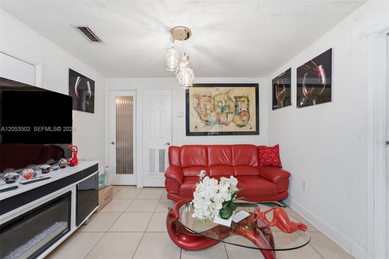 419 SE 3rd St , Hialeah, FL 33010 Photo