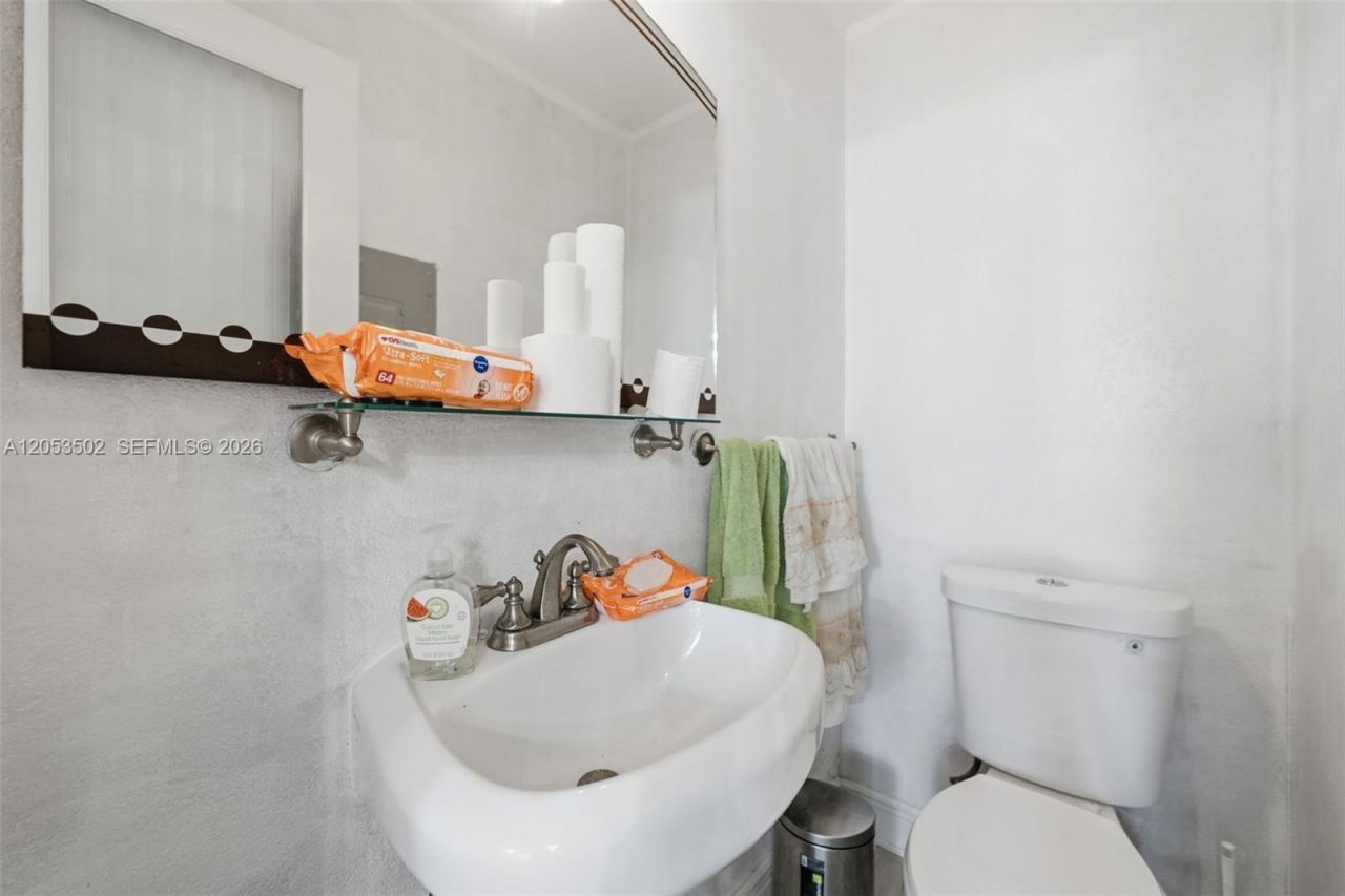 419 SE 3rd St , Hialeah, FL 33010 Photo