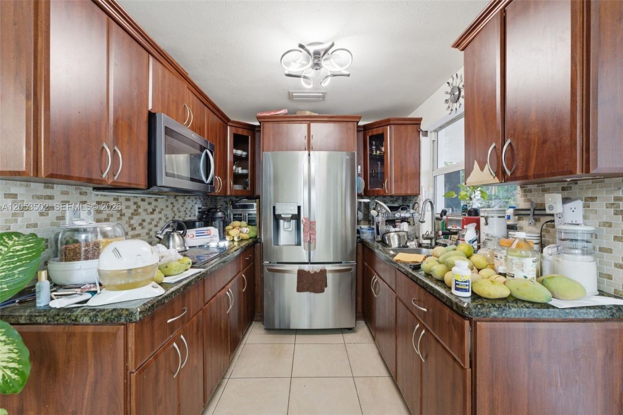 419 SE 3rd St , Hialeah, FL 33010 Photo