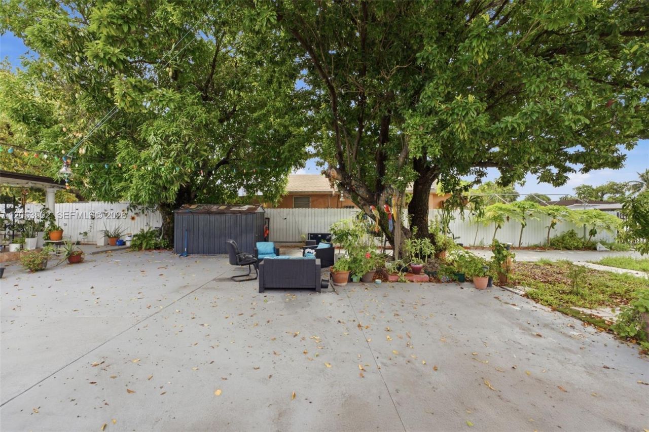 419 SE 3rd St , Hialeah, FL 33010 Photo