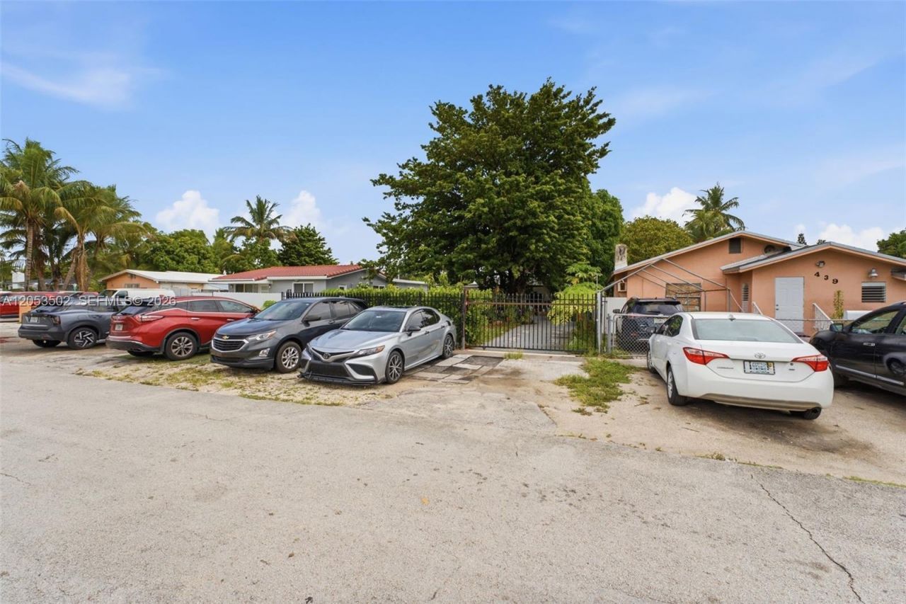 419 SE 3rd St , Hialeah, FL 33010 Photo