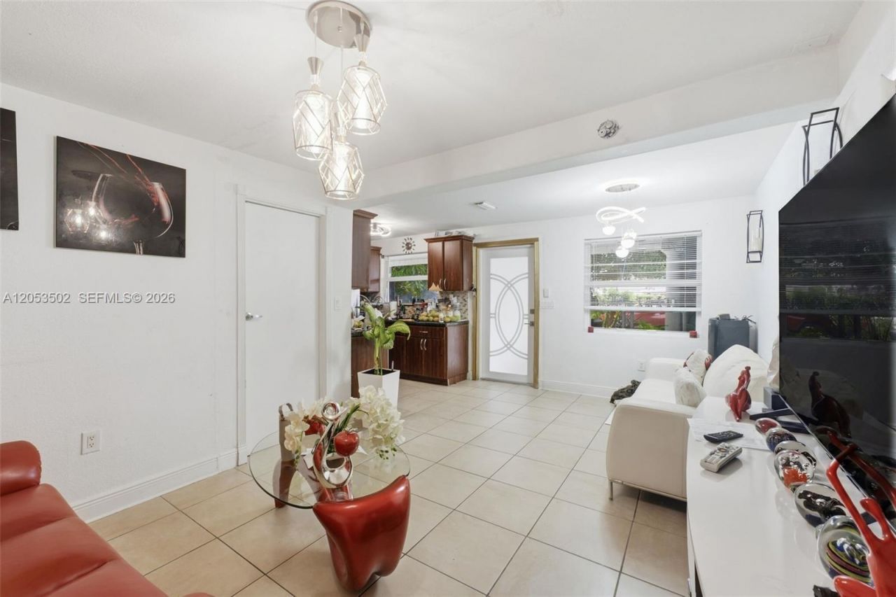 419 SE 3rd St , Hialeah, FL 33010 Photo