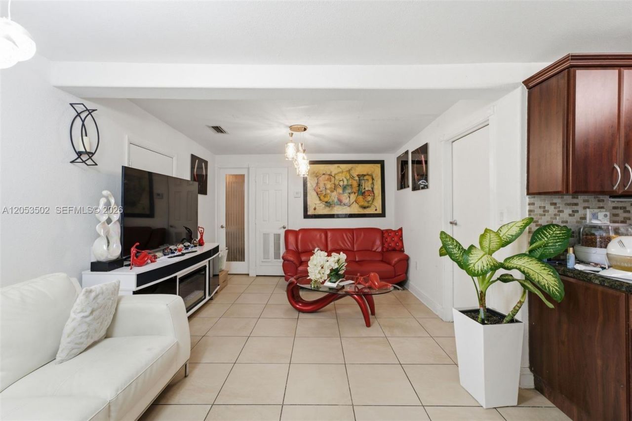 419 SE 3rd St , Hialeah, FL 33010 Photo