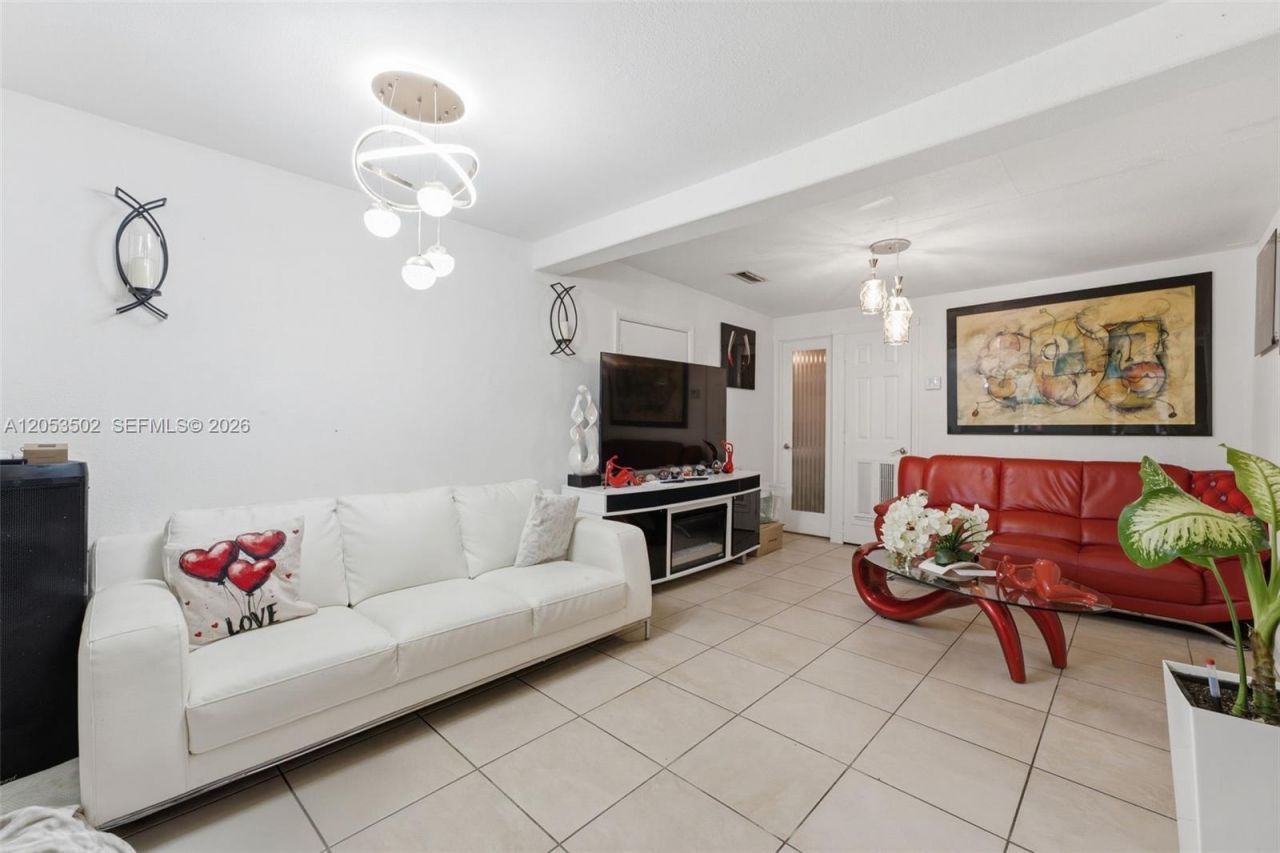 419 SE 3rd St , Hialeah, FL 33010 Photo