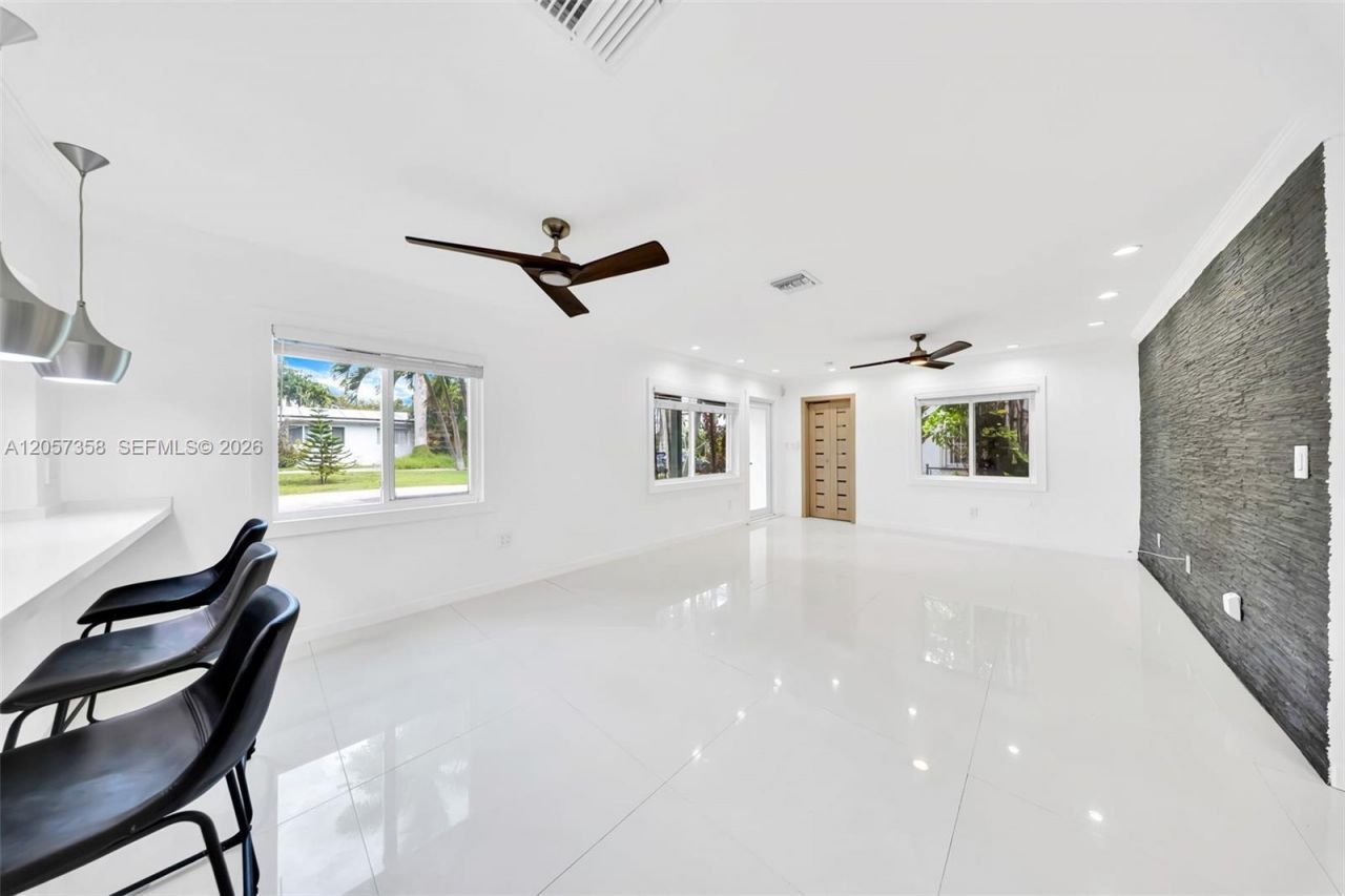 1104 NE 85th St , Miami, FL 33138 Photo