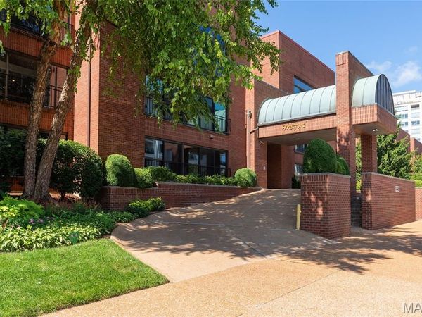 4540 Laclede Avenue, Unit 303, St Louis, MO 63108