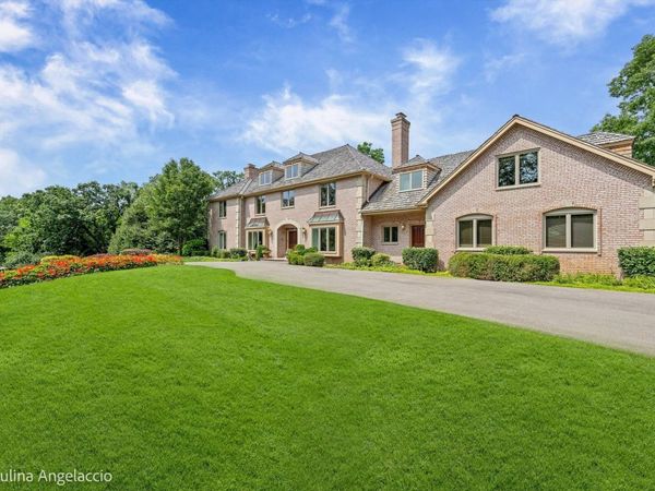 3 Far Hills Road , Barrington Hills, IL 60010