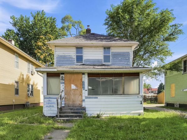 1121 15th Avenue , Rock Island, IL 61201