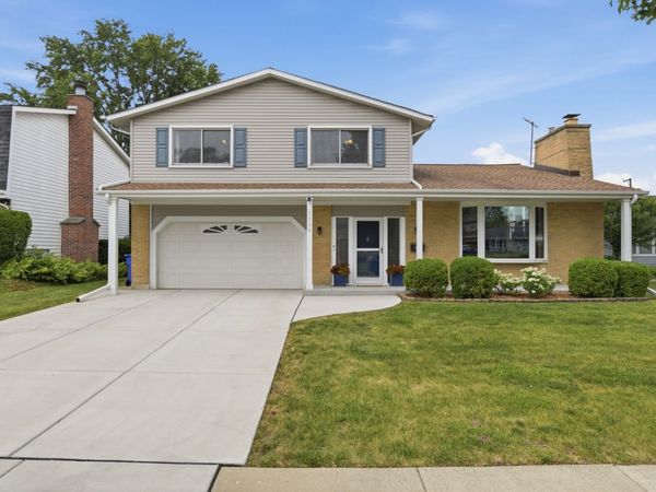 1106 S SPRUCEWOOD Drive , Mount Prospect, IL 60056