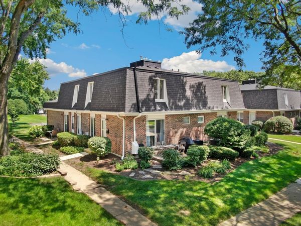 415 Sunnybrook Lane , Wheaton, IL 60187