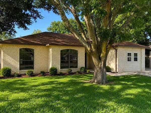 216 Monica Street, Glenn Heights, TX 75154