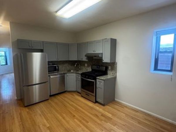 3146 Washinton St, Unit 3, Boston, MA 02130